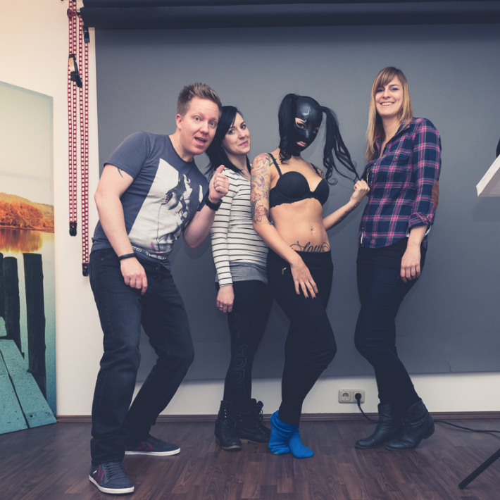 Making Of Fotos aus dem Shooting mit Fetisch-Model Bella Isadora