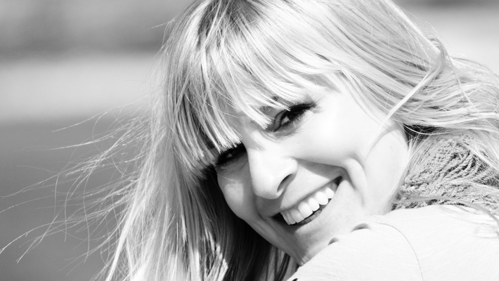 Portraitshooting an der Isar mit Sabine