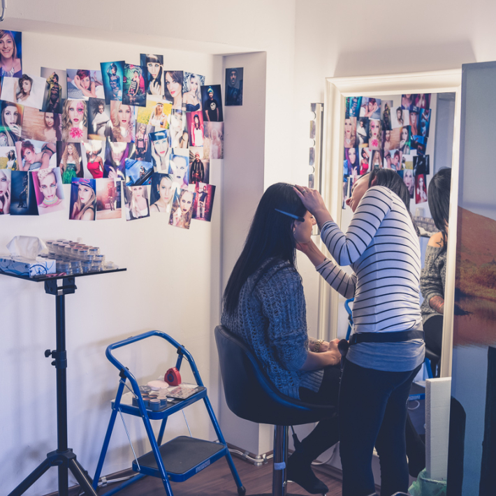 Making Of Fotos aus dem Shooting mit Fetisch-Model Bella Isadora