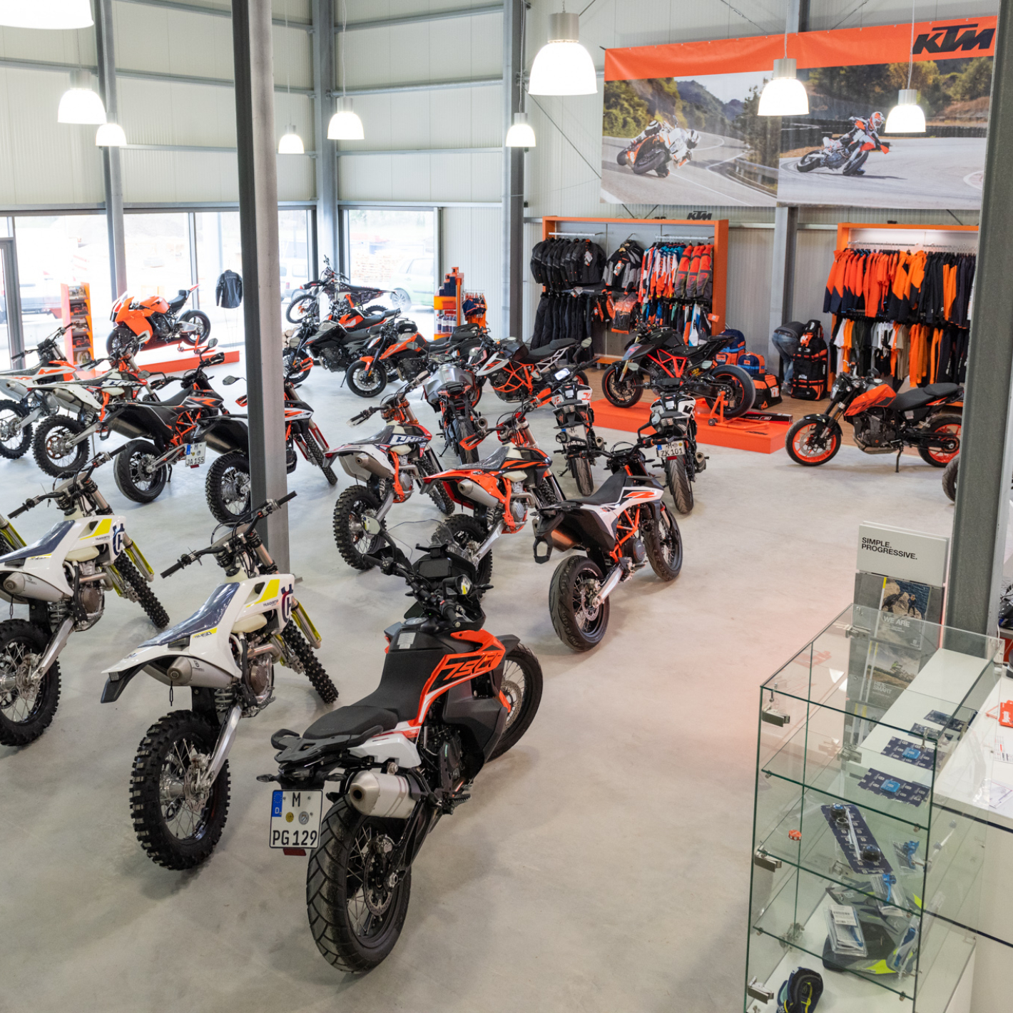 KTM Oberland Store Fotos