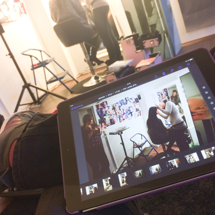 Making Of Fotos aus dem Shooting mit Fetisch-Model Bella Isadora