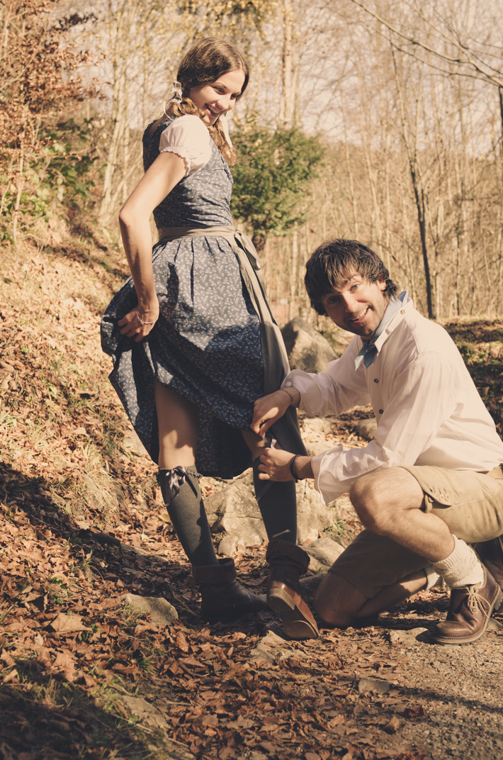 Hochzeitsfotografie - Engagement mit Bea und Hansi mit Motto Heimatfilm