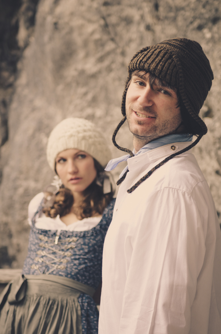 Hochzeitsfotografie - Engagement mit Bea und Hansi mit Motto Heimatfilm