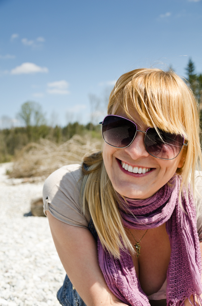 Portraitshooting an der Isar mit Sabine