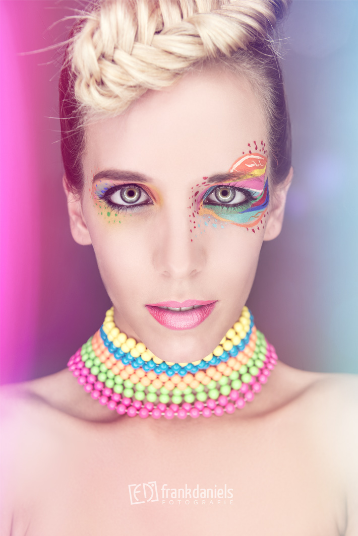 Color necklace